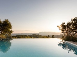 Hilltop Farmhouse B&B with Infinity Pool near Perugia, Umbria, Italy